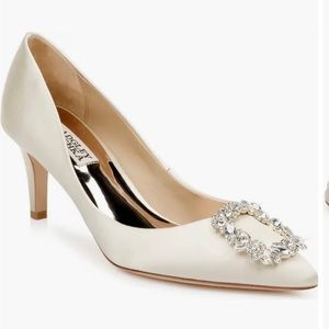 Carrie Crystal Embellished Pump (Women)
BADGLEY MISCHKA COLLECTION